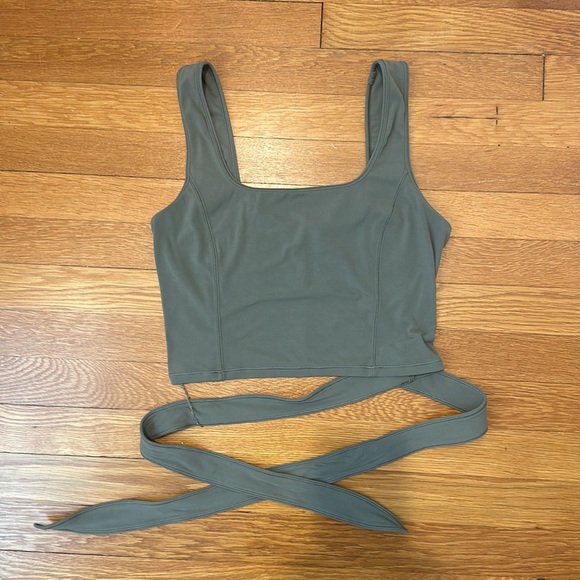 Lululemon Get Centered Tie Side crop tank top size 6 Sage green - Picture 3 of 5